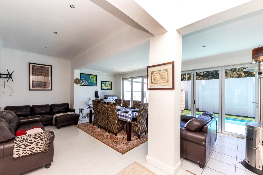 6 Bedroom Property for Sale in Walmer Estate Western Cape